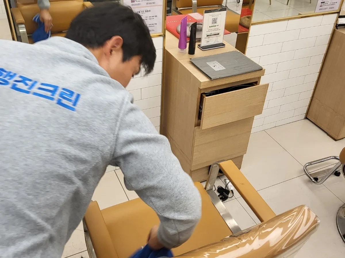 파주시 검산동 미용실 복도·대기 동선 야간 위생청소 사례 - 행진크린