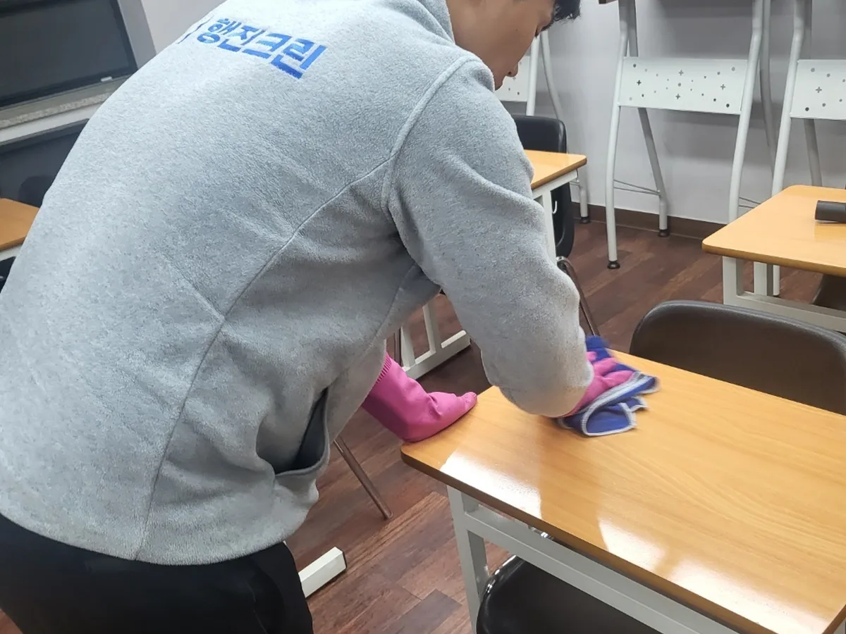 양주시 광사동 유치원 책걸상 교실 위생청소 사례 - 행진크린