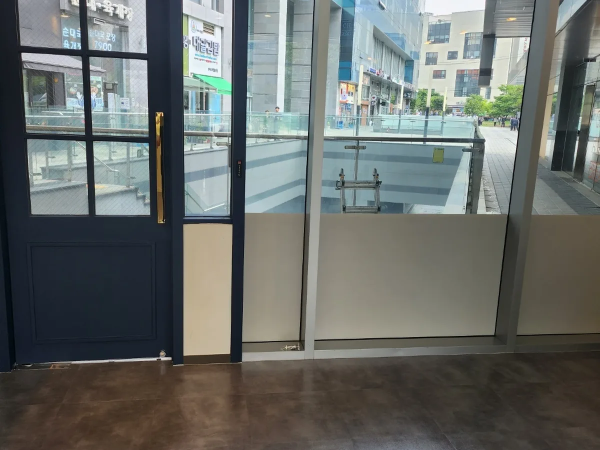파주시 법원읍 사무실 마감재 파티션 구역 위생청소 사례 - 행진크린